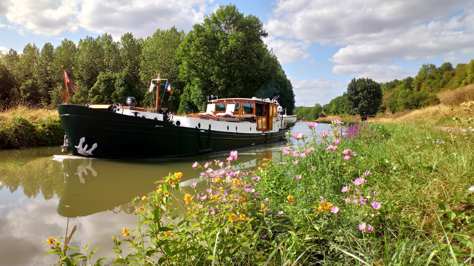 The Randle on a private charter cruise along the Canal du Nivernais